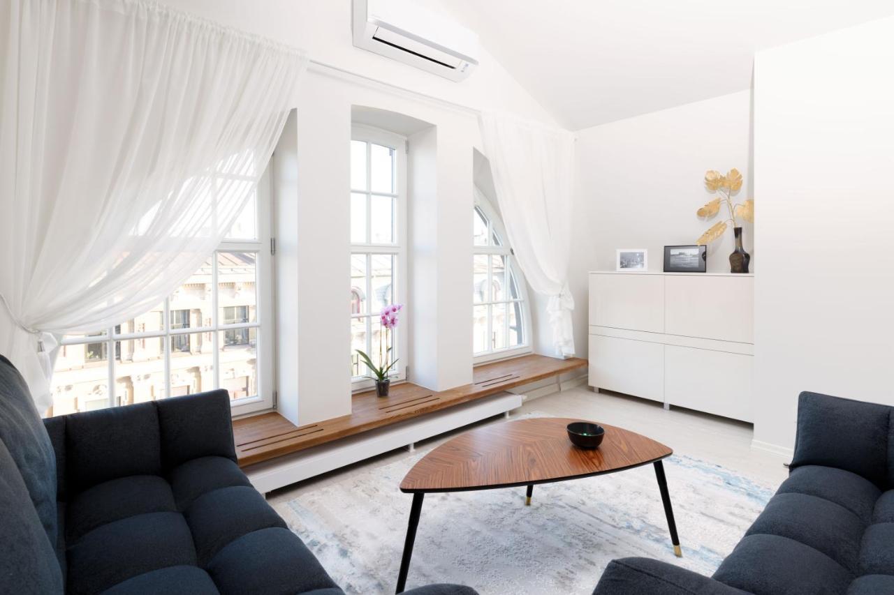 Апартаменты Bright Attic Flat In The Centre Рига Экстерьер фото