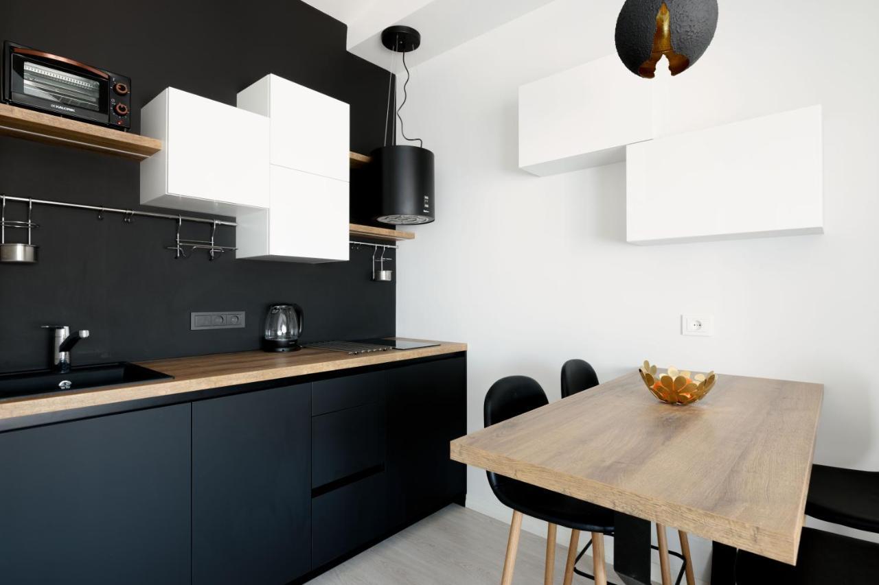 Апартаменты Bright Attic Flat In The Centre Рига Экстерьер фото