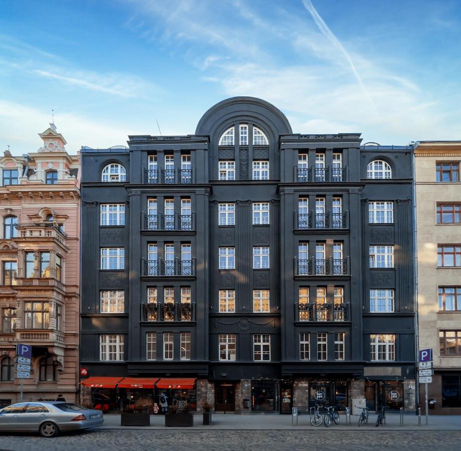 Апартаменты Bright Attic Flat In The Centre Рига Экстерьер фото